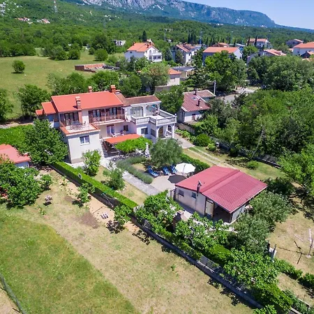 Nela Tribalj (Primorsko-Goranska)